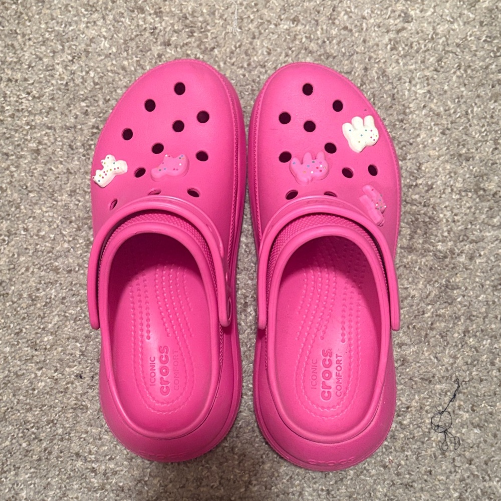 Platform Crocs w/ Animal Cracker Jibbets
